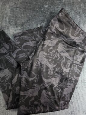 Constantly Varied Gear Black & Gray Dinosaur Pattern Capris